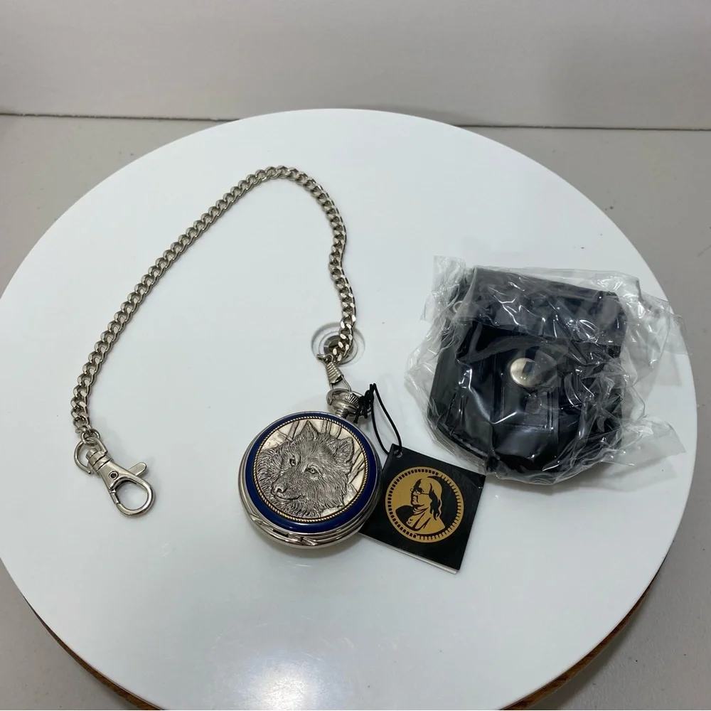Franklin Mint‎ Pocket Watch International The Spirit Of The Wolf Center Vintage